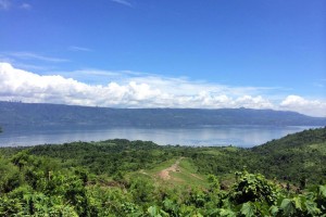 フィリピン留学の週末観光で人気のタガイタイのタール湖とタール火山
