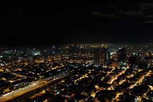 フィリピンの首都マニラのマカティ地区の夜景