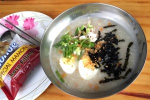 学校の食事 バギオのHELP 朝食の韓国料理お粥