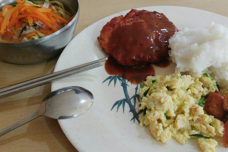 HELPマーティンス校の食事は韓国料理