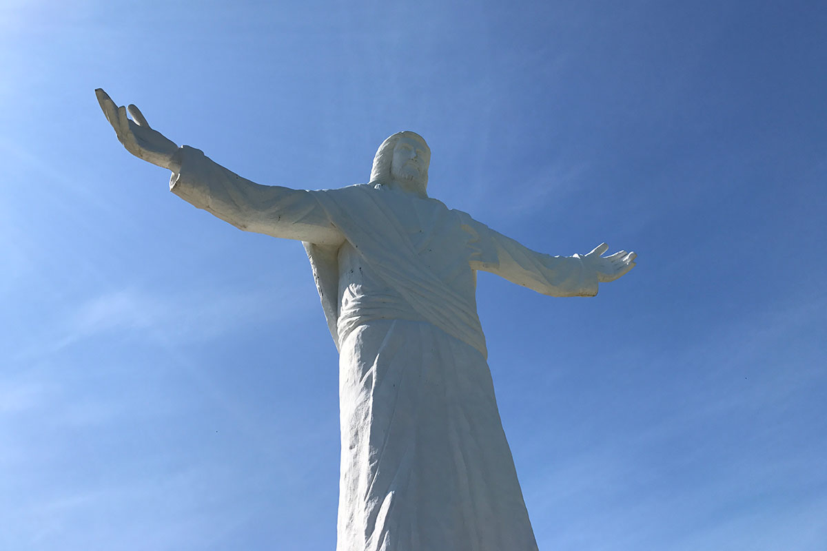 【ターラック観光スポット】でっかいキリスト像があるモナステリオはブラジルみたいでした。