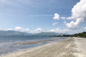 経済特別区Subic Bay Freeport Zone（SBFZ）内のビーチ、特別キレイなわけではないが気軽に海に行けるのは嬉しい