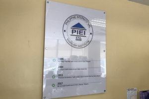 PIEIは1996年にバギオ、2004年に上海、2011年にマニラ、2017年にクラークに学校を設立