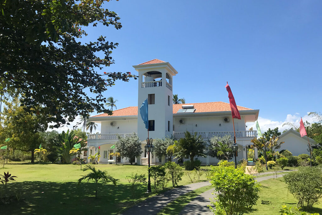 オランゴ島の人気リゾートホテルのカサ ブランカ