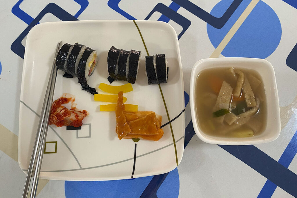 学校の食事 手巻き寿司 4月19日 ランチ