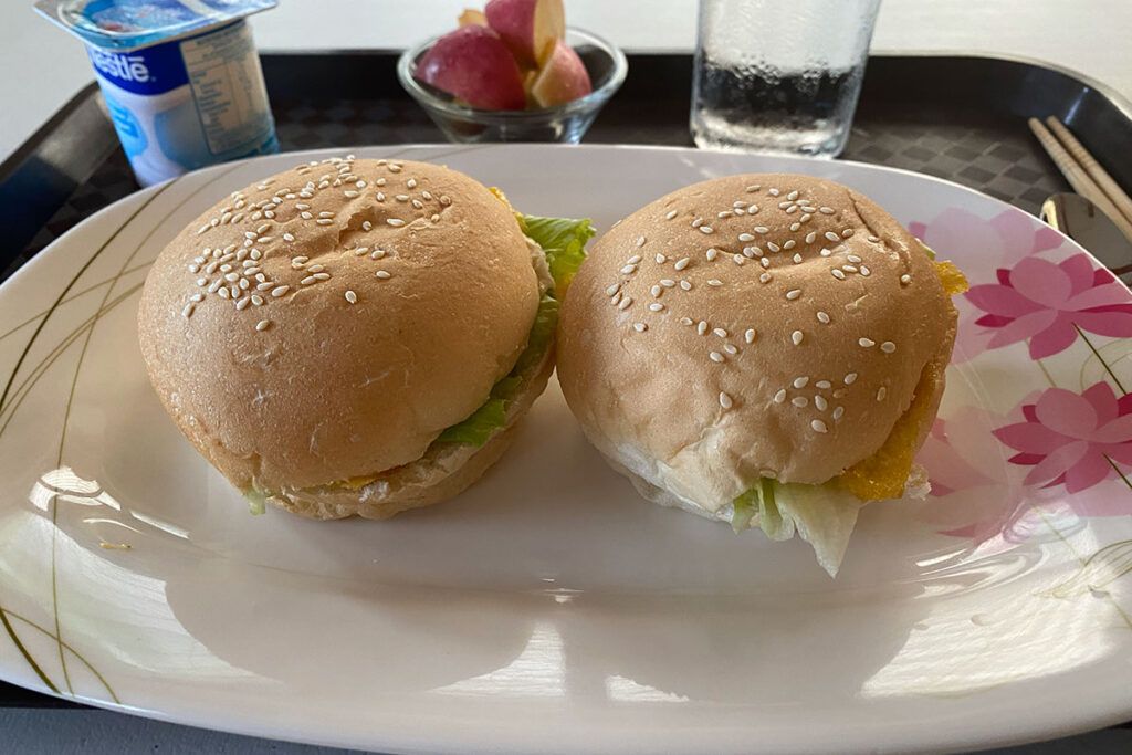 ハンバーガー Aspire 学校の食事