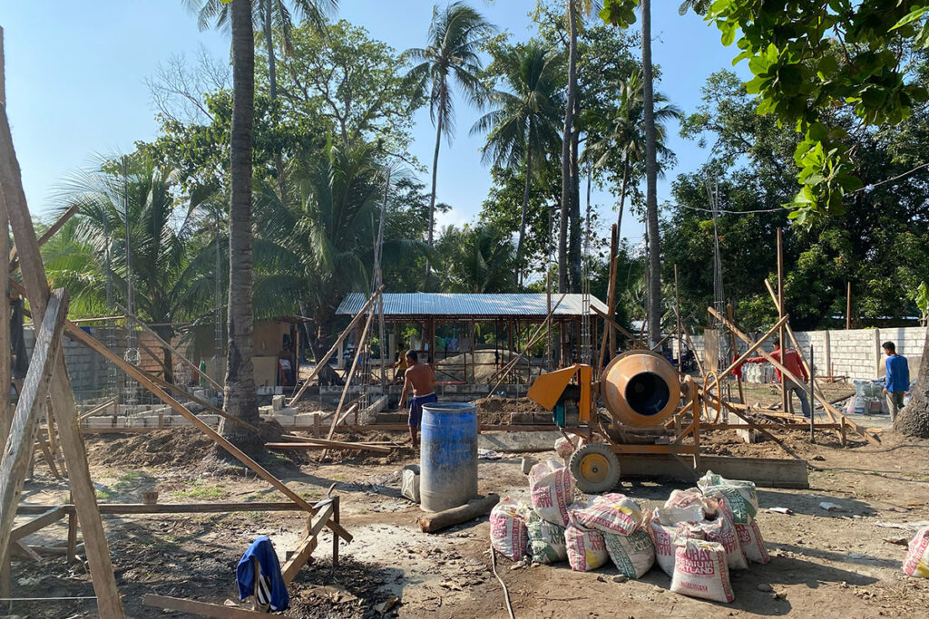 建設中のフィリピンの学校