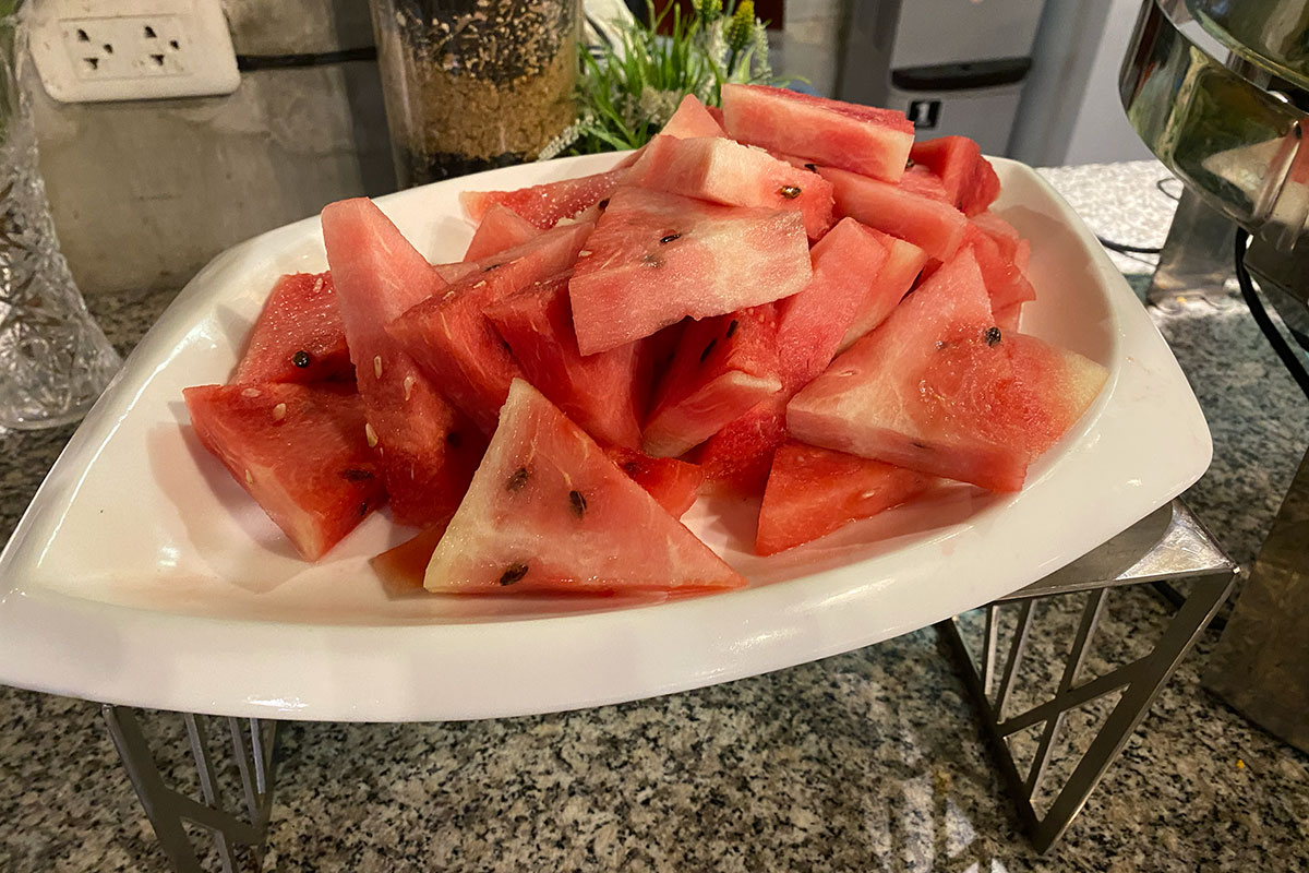 セブ島のキュリオスを見学！学校の食事を食べながら話を聞きました。 | フィリピンの学校訪問レポート