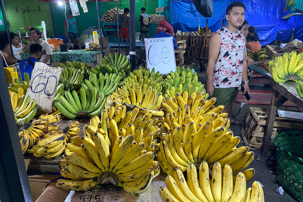 バナナ 夜のカルボンマーケット