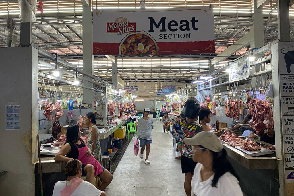 カルカルマーケットの肉売り場