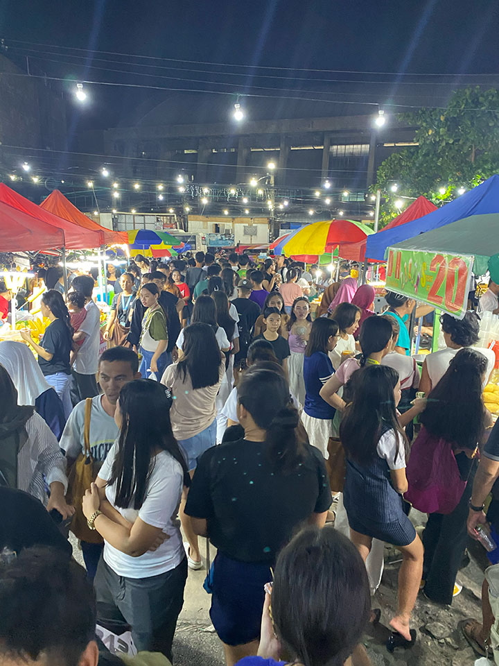コロンナイトマーケットのKamagayan Food Park