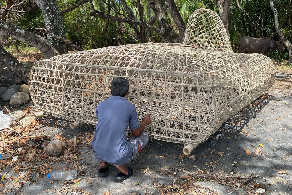 魚を捕獲する大きな網のボボ