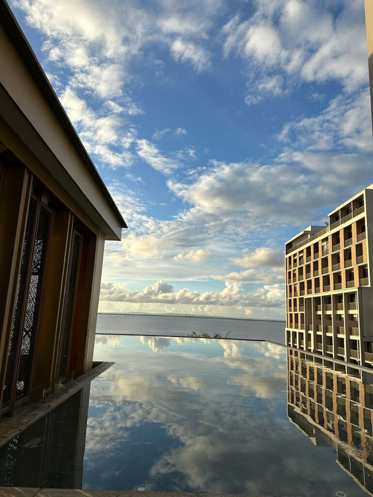 シュラトンホテルのプール